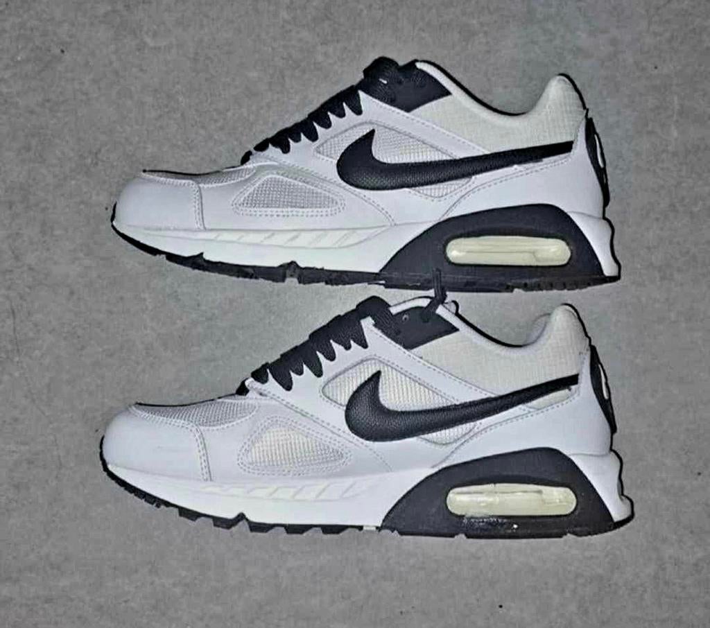 Air max command White/black, maat 42,5 (UK 8), Ophalen, Wit, Nike, Zo goed als nieuw