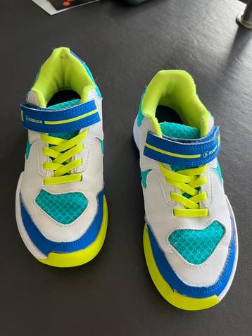 Sportschoenen maat 32 beschikbaar voor biedingen