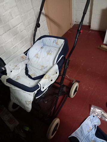 kinderwagen met kinderwagen en accessoire  beschikbaar voor biedingen