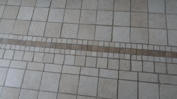 VLOERBEKLEDING BINNEN beschikbaar voor biedingen