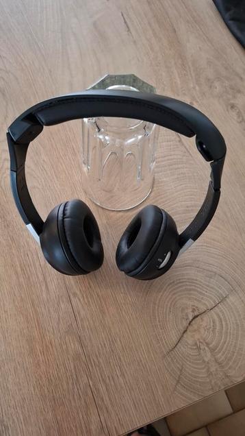  Draadloze Mercedes hoofdtelefoon    beschikbaar voor biedingen