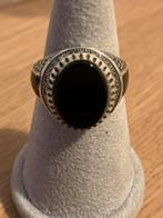 Zilveren ring met onyx maat 19 en 18, Bijoux, Sacs & Beauté, Bagues, Femme ou Homme, Avec pierre précieuse, Noir, Argent