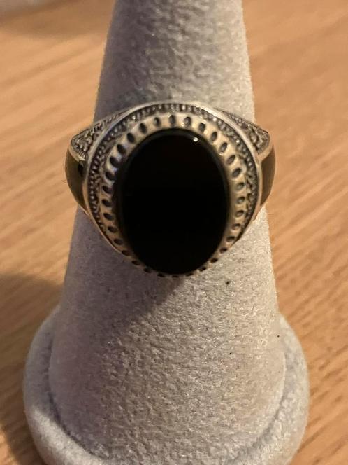 Zilveren ring met onyx maat 19 en 18, Bijoux, Sacs & Beauté, Bagues, Neuf, Femme ou Homme, 19 à 20, Noir, Argent, Avec pierre précieuse