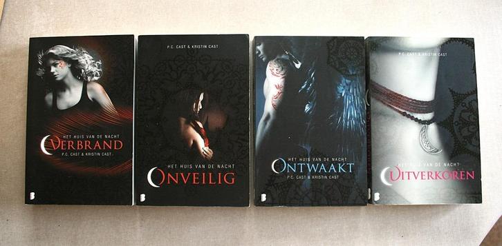 P.C Cast & Kristin Cast. 4 titels= €10, Boeken, Fantasy, Gelezen, Ophalen of Verzenden