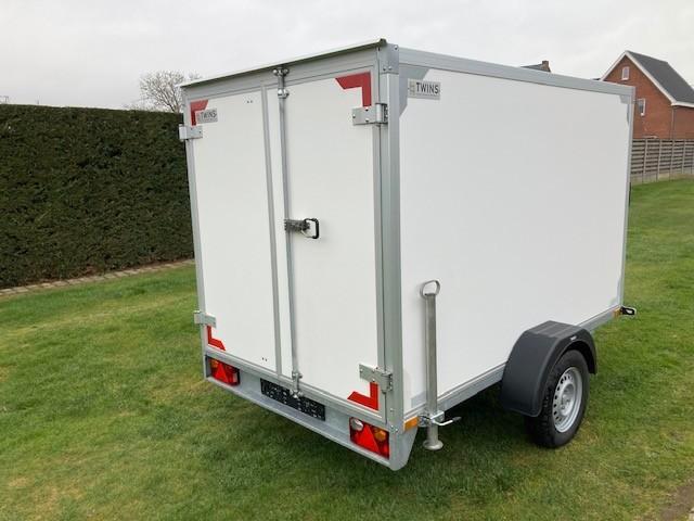 Remorque à caisse fermée Twins 750 kg 2,5 x 1,5 x 1,5 m, Autos : Divers, Remorques, Comme neuf, Enlèvement