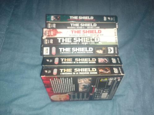 A vendre en coffret DVD l'intégral de la série The Shield, CD & DVD, DVD | TV & Séries télévisées, Comme neuf, Drame, Coffret