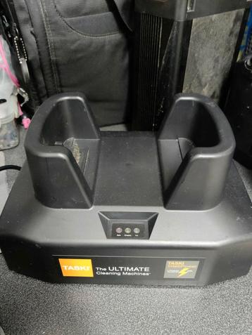 Taski li ionenlader met 2 36V-batterijen beschikbaar voor biedingen
