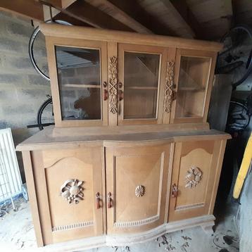 Armoire massif á vendre