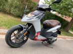 Aprillia sr 125cc  2012, Scooter, Particulier, 125 cc, 11 kW of minder