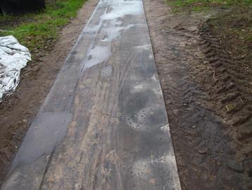 slijk beu in paddock/rubbermatten leggen beschikbaar voor biedingen