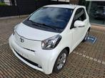 Toyota IQ 1.0B 08/2012, Auto's, Toyota, Euro 5, Stof, Zwart, Wit