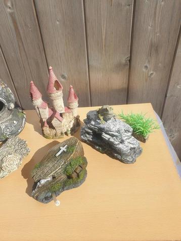 Te koop wegens verhuizing  aquarium deco 1  beschikbaar voor biedingen
