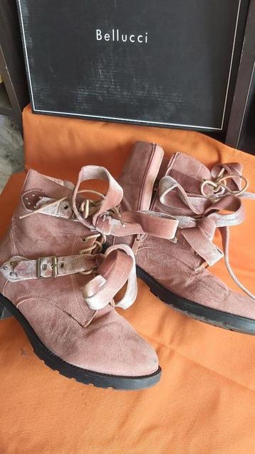 5x laarsjes, Softwaves, Hispanitas, Belluci, Hush Puppies... beschikbaar voor biedingen