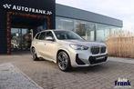 BMW X1 25E_M-SPORT / 360CAM / PANO / DRIV PRO / 19' / HUD, Auto's, Zwart, Overige brandstoffen, 5 zetels, SUV of Terreinwagen
