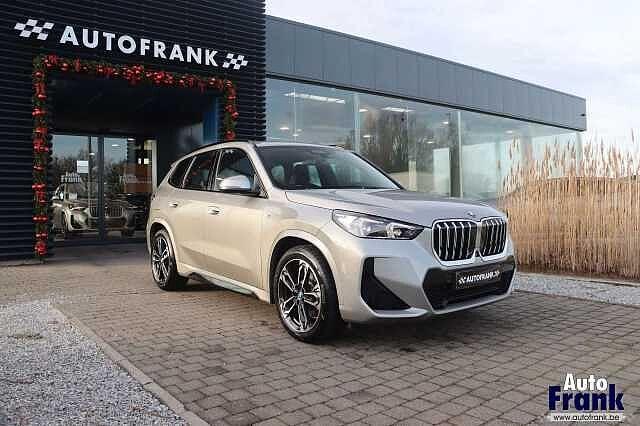 BMW X1 25E_M-SPORT / 360CAM / PANO / DRIV PRO / 19' / HUD, Autos, BMW, Entreprise, X1, 4x4, ABS, Phares directionnels, Régulateur de distance
