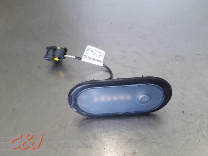 Binnenverlichting achter van een Peugeot Partner, Auto-onderdelen, Verlichting, Peugeot, Gebruikt, 3 maanden garantie, Ophalen of Verzenden