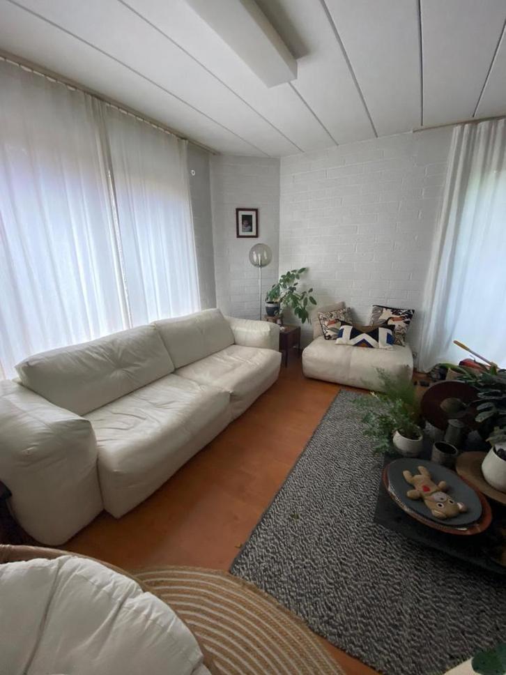 Canapé BoConcept Bergen + Pouffe achetés neufs 4000€, Maison & Meubles, Canapés | Salons, Utilisé, Deux personnes, Cuir