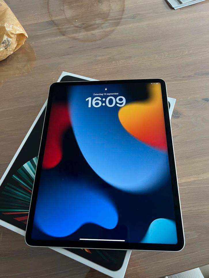 Apple ipad pro 12,9 inch 256gb ( 5th generation)doe een bod, Computers en Software, Apple iPads, Zo goed als nieuw, Apple iPad