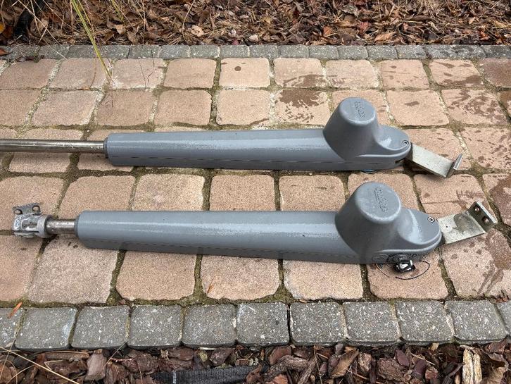 Poortopeners voor draaipoort, Tuin en Terras, Tuinpoorten, Gebruikt, Draaipoort, Staal, Ophalen