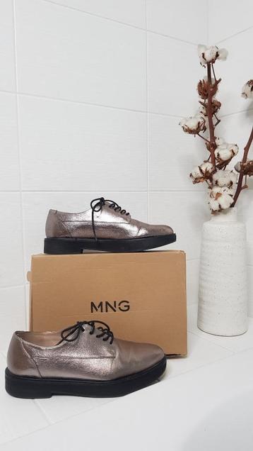 chaussures derbys gris métallique Mango pointure 39  