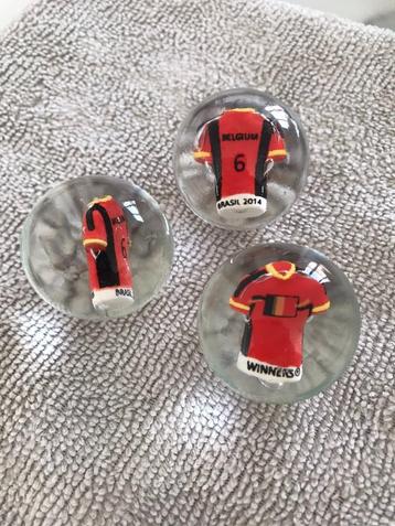 Partij voetbal knikkers (24x2 st, Winners 2014 WK) beschikbaar voor biedingen