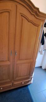 Blank eiken kledingkast, Enlèvement