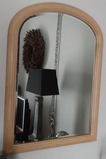 spiegel beschikbaar voor biedingen