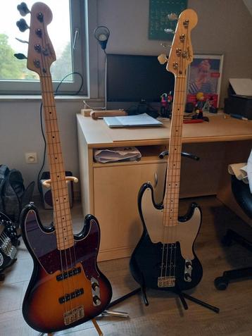 2 x Jazzbass paranormal Squier by Fender