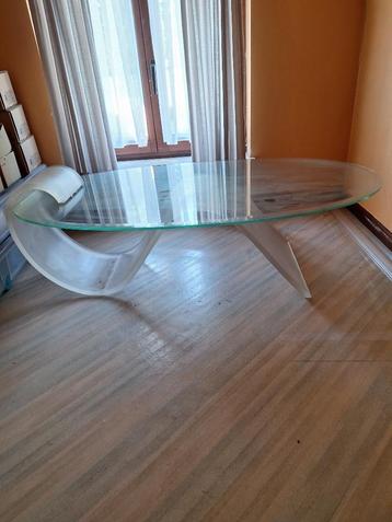 Design salontafel in glas beschikbaar voor biedingen