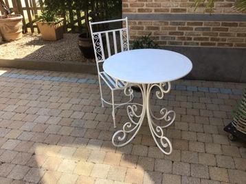 Gietijzeren tafel en stoel, Enlèvement, Utilisé