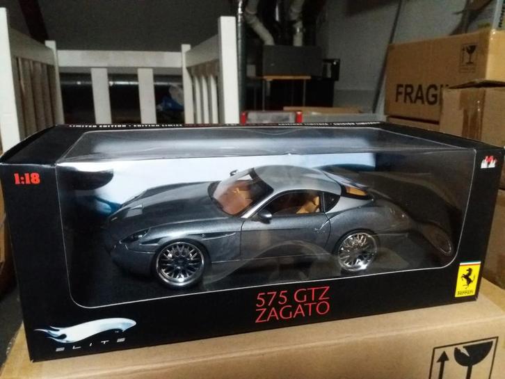 Ferrari Hotwheels Elite 1/18, Hobby & Loisirs créatifs, Voitures miniatures | 1:18, Comme neuf, Voiture, Hot Wheels, Enlèvement ou Envoi