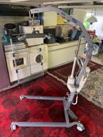 invacare tillift in perfecte staat kan 180 kg tillen verstel, Ophalen, Zo goed als nieuw