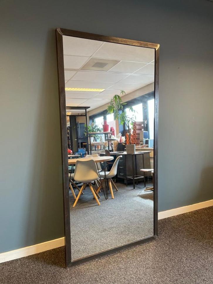 Zeer grote handgemaakte industriële spiegel SALE, Huis en Inrichting, Woonaccessoires | Spiegels, Nieuw, 100 tot 125 cm, 200 cm of meer