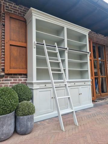 Massieve boekenkast/bibliotheekkast (GRATIS LEVERING)  beschikbaar voor biedingen