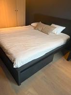 Slaapkamer compleet bed+matras 180x200 + bureau + tv kast, Huis en Inrichting, Ophalen, Zo goed als nieuw