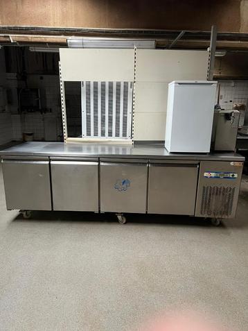 INOX WERKTAFELS (2) beschikbaar voor biedingen