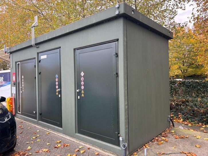 Betongebouw, Tuin en Terras, Tuinhuizen, Gebruikt, Tuinhuis, Overige materialen, 500 cm of meer, 200 tot 400 cm, Zonder ramen