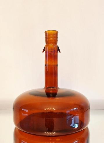 Vintage decoratieve amberkleurige fles apotheek/labo beschikbaar voor biedingen