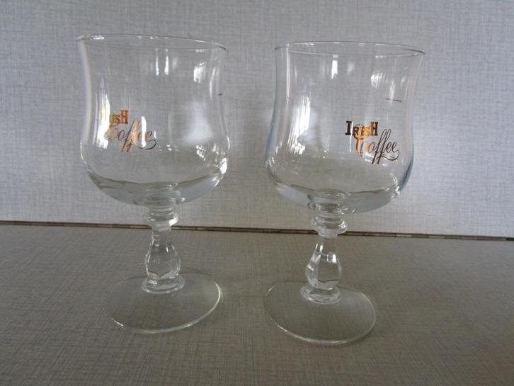 2 vintage tulpvormige glazen voor Irish Coffee, Verzamelen, Glas en Drinkglazen, Nieuw, Overige typen, Ophalen of Verzenden