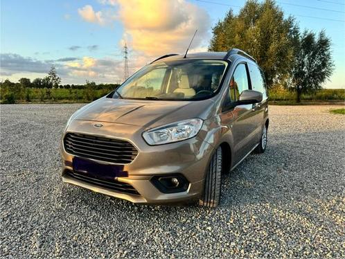 Ford tourneo courier, Autos, Ford, Particulier, Tourneo Courier, USB, Essence, Hatchback, 5 portes, Boîte manuelle, Vert, Gris