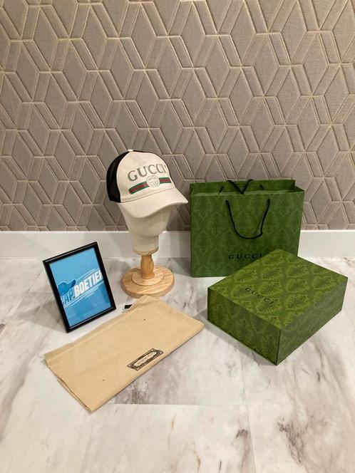 GUCCI VINTAGE LOGO TRUCKER CAP WHITE (GUCCI PET), Kleding | Heren, Hoeden en Petten, Nieuw, Pet, 57 cm (M, 7⅛ inch) of minder