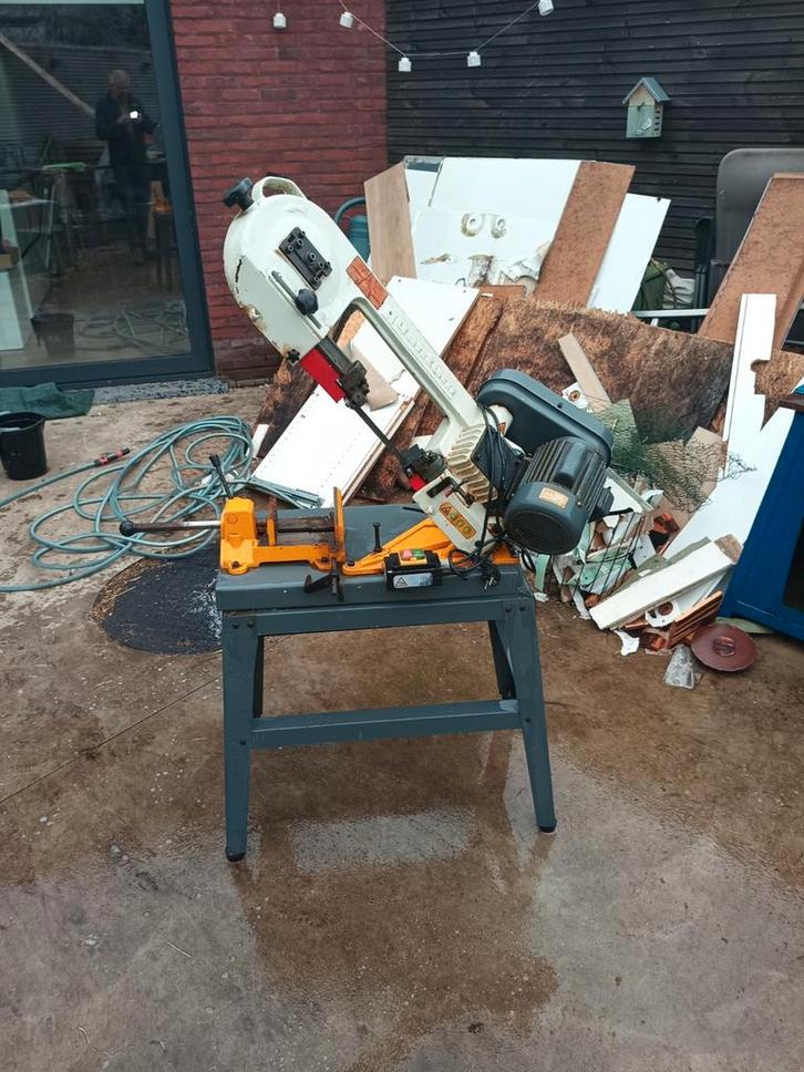 Quantum bandzaag met 2 extra linten 220v, Doe-het-zelf en Bouw, Gereedschap | Zaagmachines, Ophalen