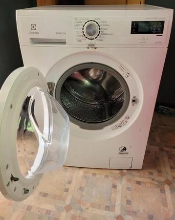 Wasmachine Linux EWF 1676 HDW beschikbaar voor biedingen