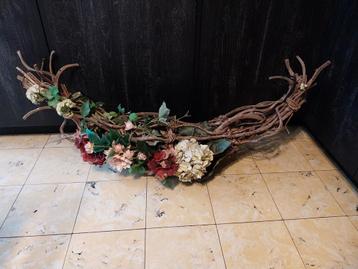 Grote decoratieve krans beschikbaar voor biedingen