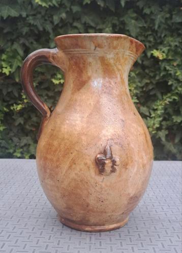 Ancienne cruche en grey. beschikbaar voor biedingen