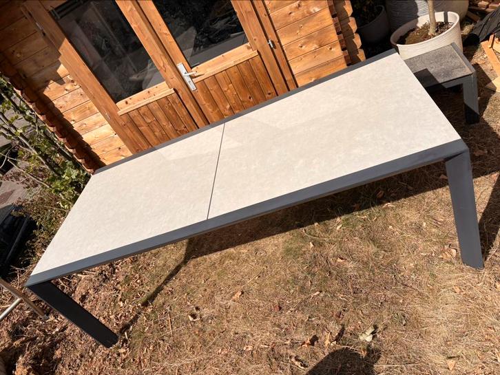 Tuintafel van metaal/keramiek (uitschuifbaar), Tuin en Terras, Tuintafels, Gebruikt, Rechthoekig, Metaal, Ophalen