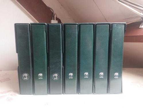 7 WWF postzegelalbums 'Bedreigde Dieren' met 87 uitgaven, Postzegels en Munten, Postzegels | Volle albums en Verzamelingen, Ophalen