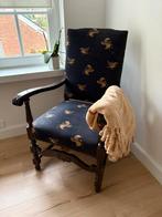 Gestoffeerde stoel met armleuningen, Ophalen