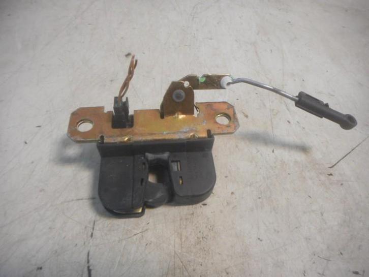 SLOTVANGER ACHTERKLEP Volkswagen New Beetle (9C1 / 9G1), Auto-onderdelen, Carrosserie, Volkswagen, Gebruikt