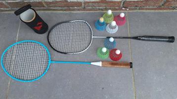 Badmintonrackets en shuttles beschikbaar voor biedingen